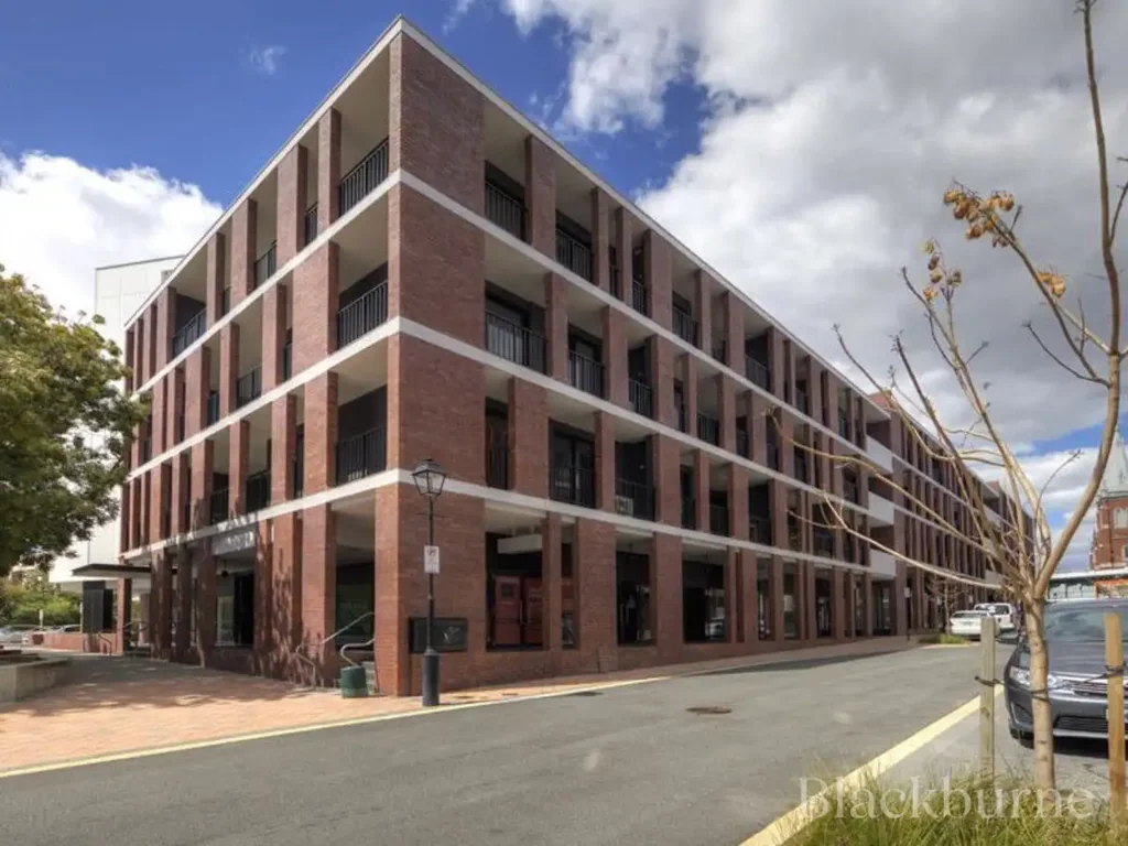 GYM, RESIDENTS LOUNGE, ROOFTOP TERRACE, BBQ AND OPEN AIR CINEMA