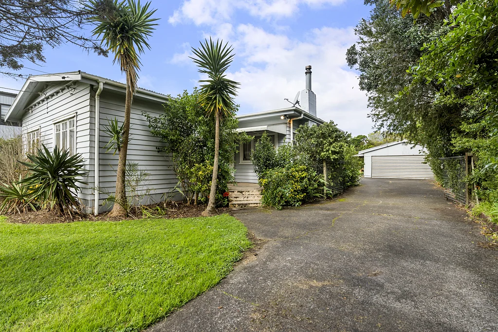 93 Lynwood Road, New Lynn, Waitakere City, Auckland