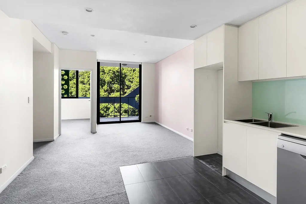 Spacious One-Bedder with study nook