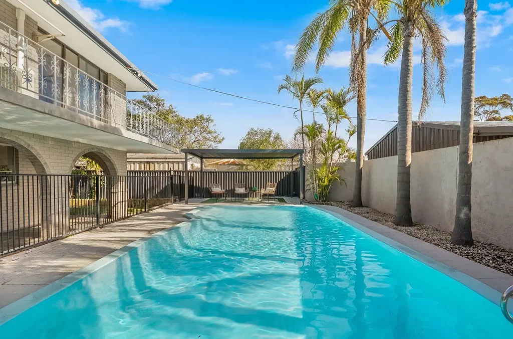 Mandurah 7房  Huge block, endless possibilities.