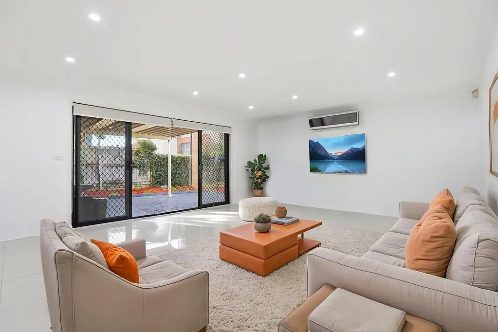 Kellyville Ridge 6房 501sqm阔地 豪华翻新 六卧三卫 双车库 步行车站 学校近便 太阳能高效 Luxurious Fully Renovated Family Residence in an Unbeatable Lifestyle Location