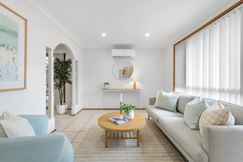 Mount Saint Thomas 3Moenga Freestanding single-level living in a convenient setting
