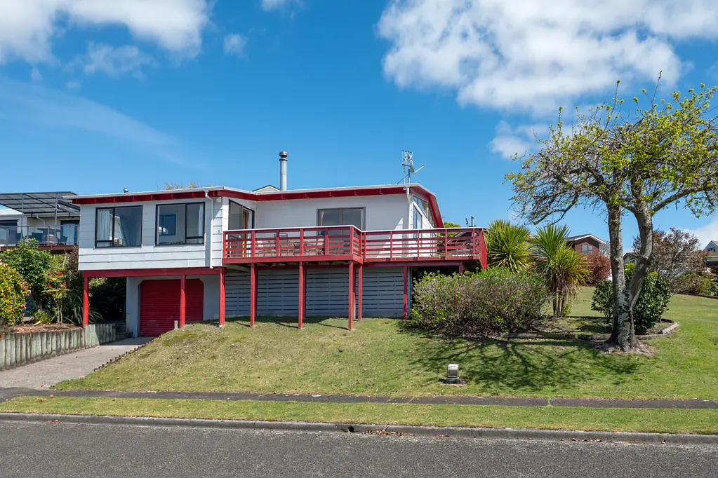 Omori 3 Bedroom Mountain + Lake Views in Full Sun