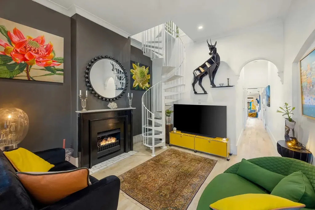 Redfern 2બેડરૂમ Beautifully renovated Redfern terrace with courtyard living and a transparent price guide