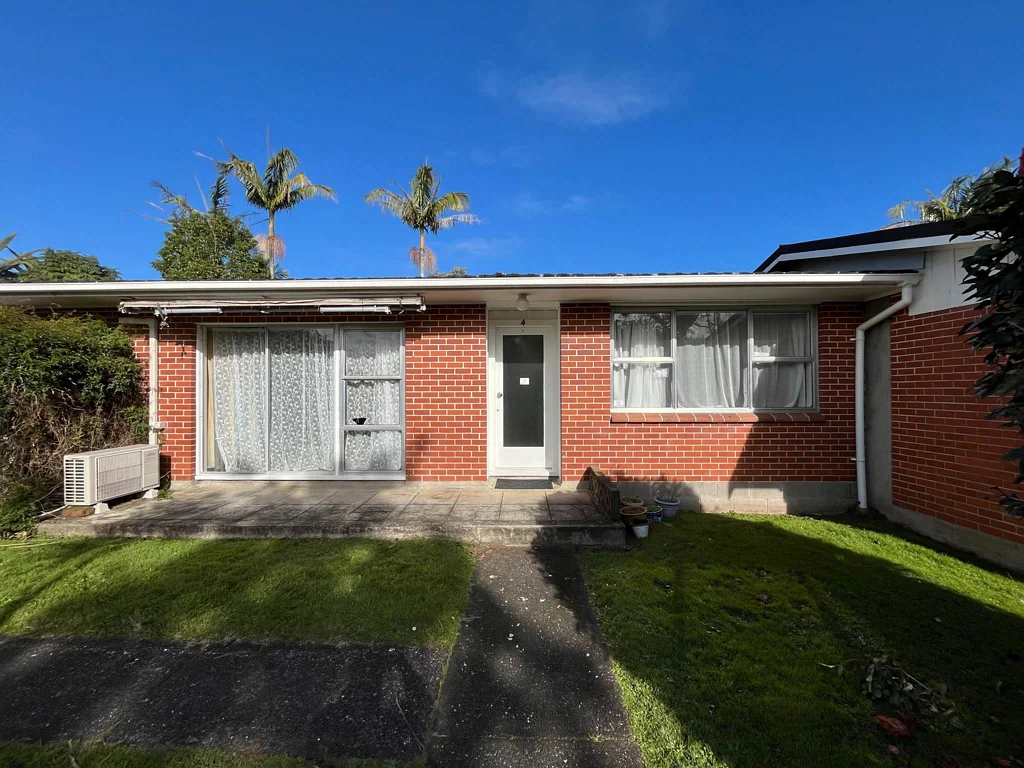 Exceptional School Zones and Easy Living in a ...