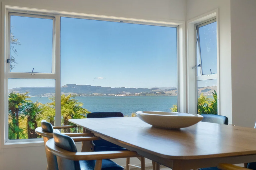 Kawaha Point 3Habitaciones A Bach, A Lake, and a Blank Canvas