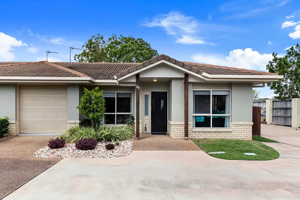 Urangan 2房  Your Perfect Downsize in the Heart of Bay Village, Secure, Stylish, Ready to Enjoy!