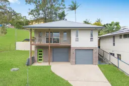 10 McPhee Close, Woolgoolga