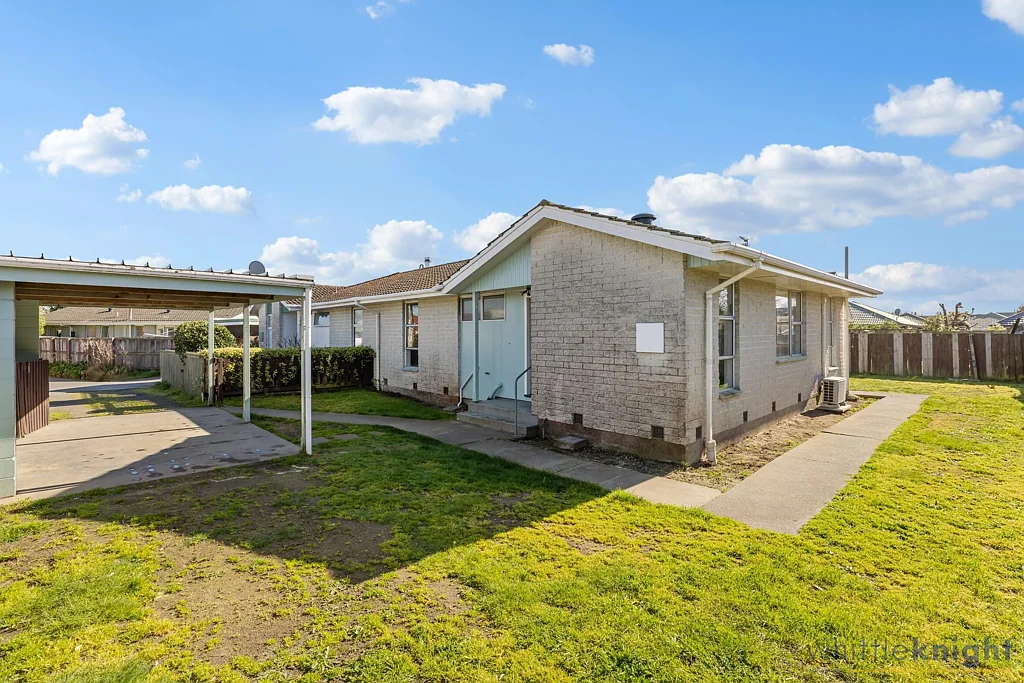 Parklands 2 Slaapkamer AFFORDABLE Opportunity - Renovators/First Home Buyers