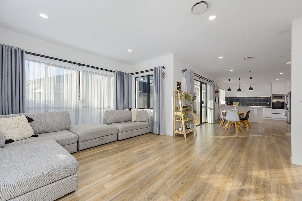 33 Johns Creek Crescent, Silverdale, Rodney, Auckland