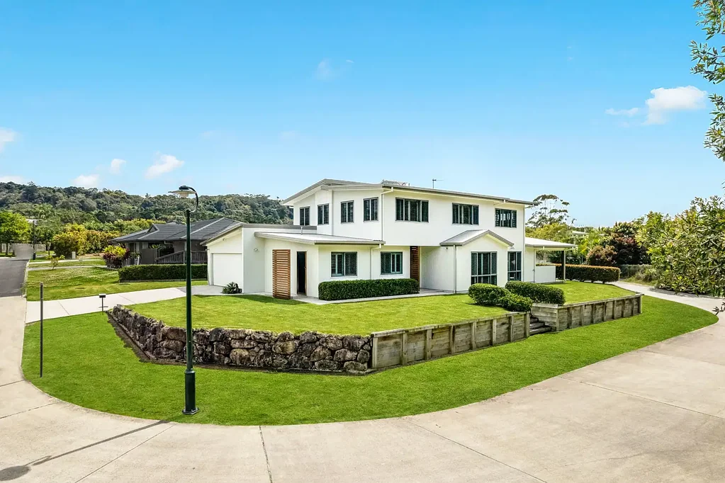 Suffolk Park 5 Bedroom Private Byron Bay Sanctuary with Space and Versatility