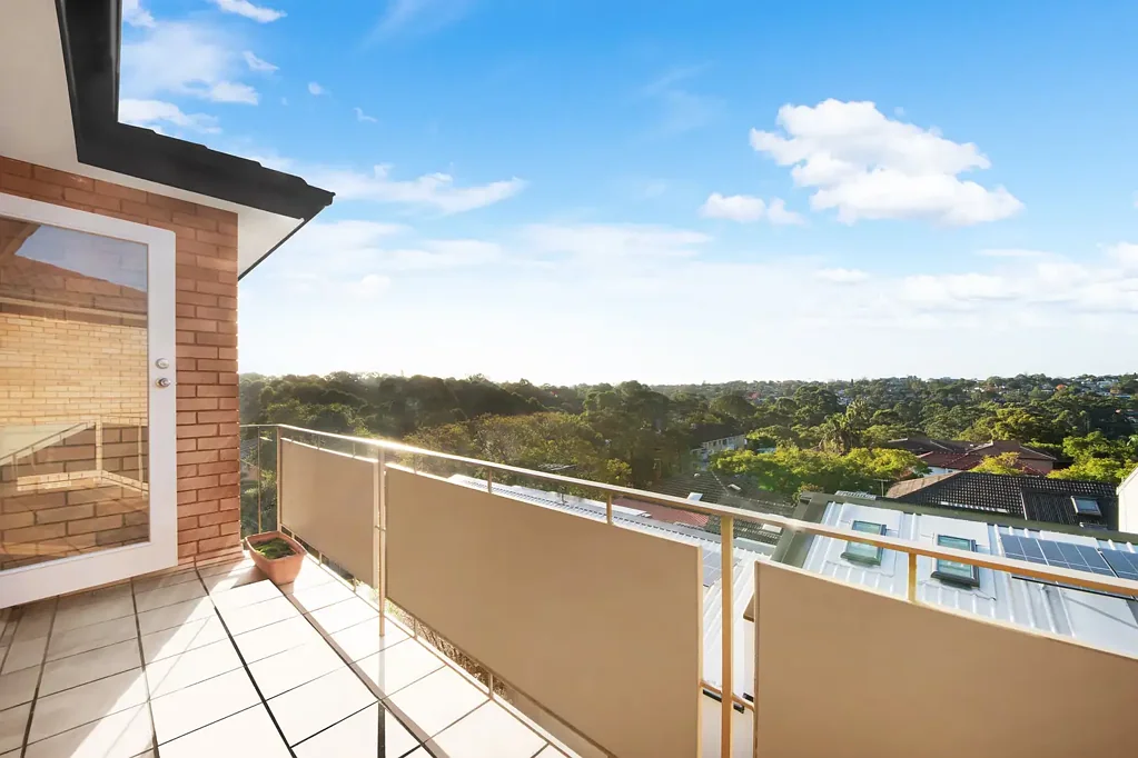 Bright and Spacious Two-Bedroom Apartment with Leafy District Views