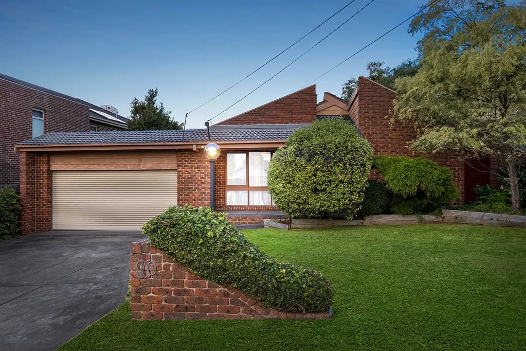 Mount Waverley 4Kwarto Immaculate Family Classic Of Timeless Elegance In The MWSC Zone