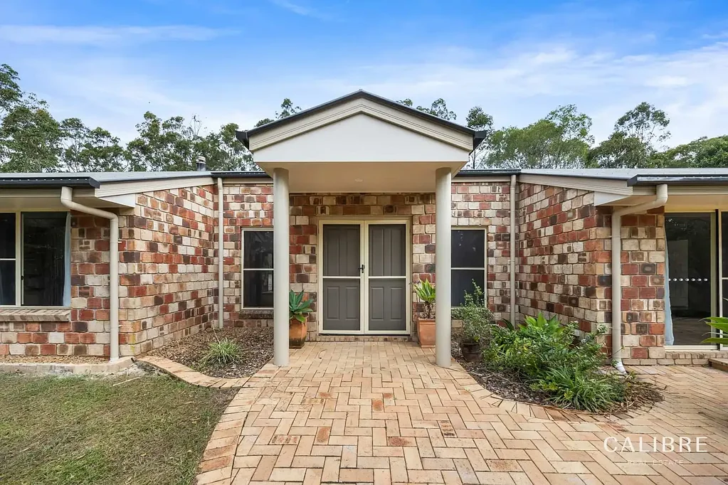 Sprawling Low Set Family Ranch on 4 Acres