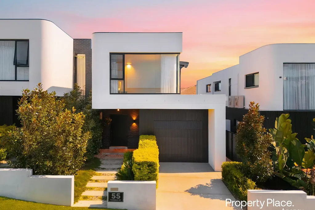 Picnic Point 4 Slaapkamer Double Brick Showpiece on an Impressive 349m2