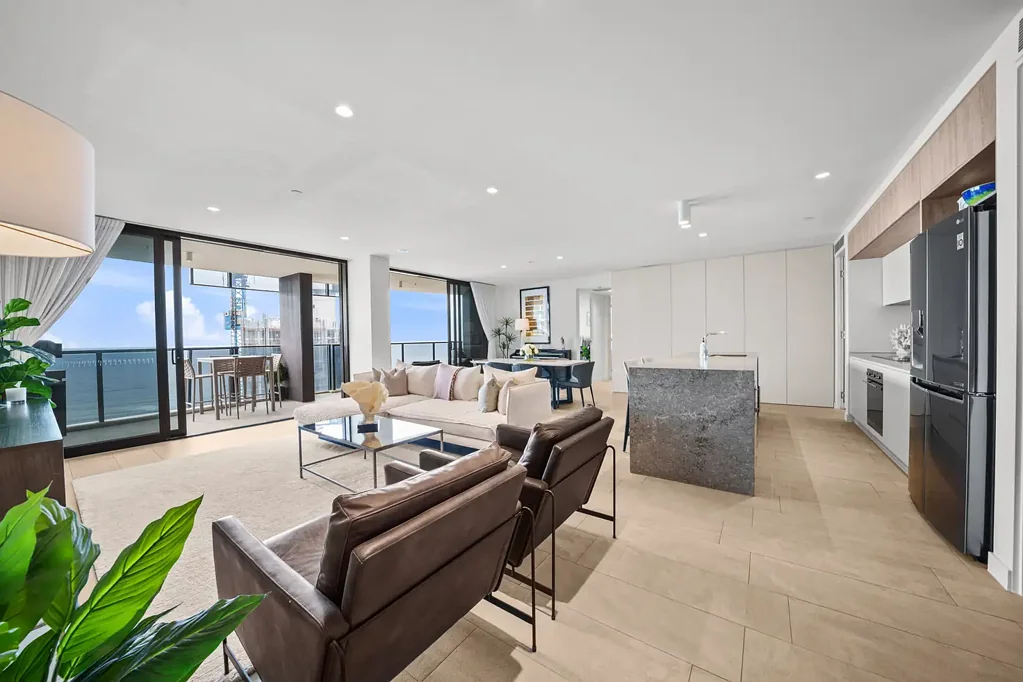 Broadbeach 3房  Luxurious Beachside Sky-Home