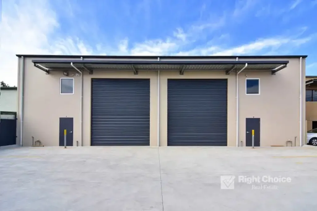 Warehouse in Prime Location
