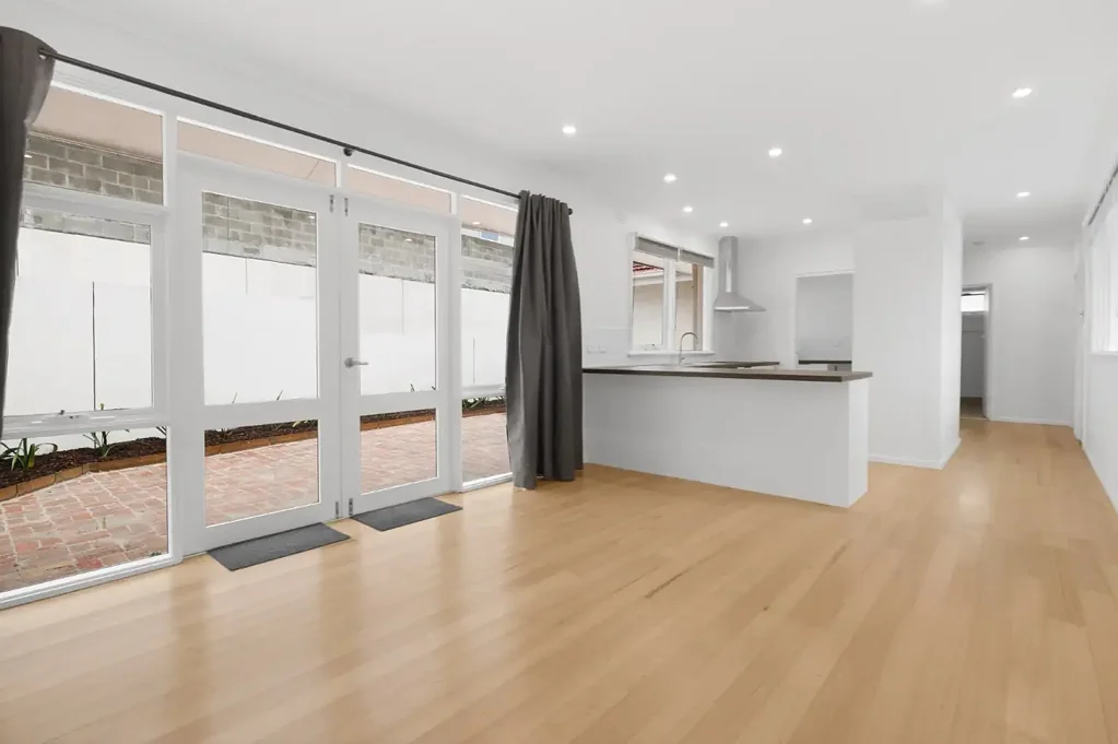 Fully Renovated Beachside Unit with Private Courtyard