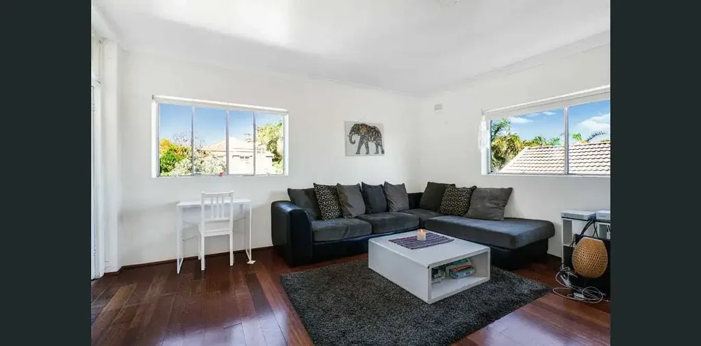Top Floor Apartment Walk To Beach