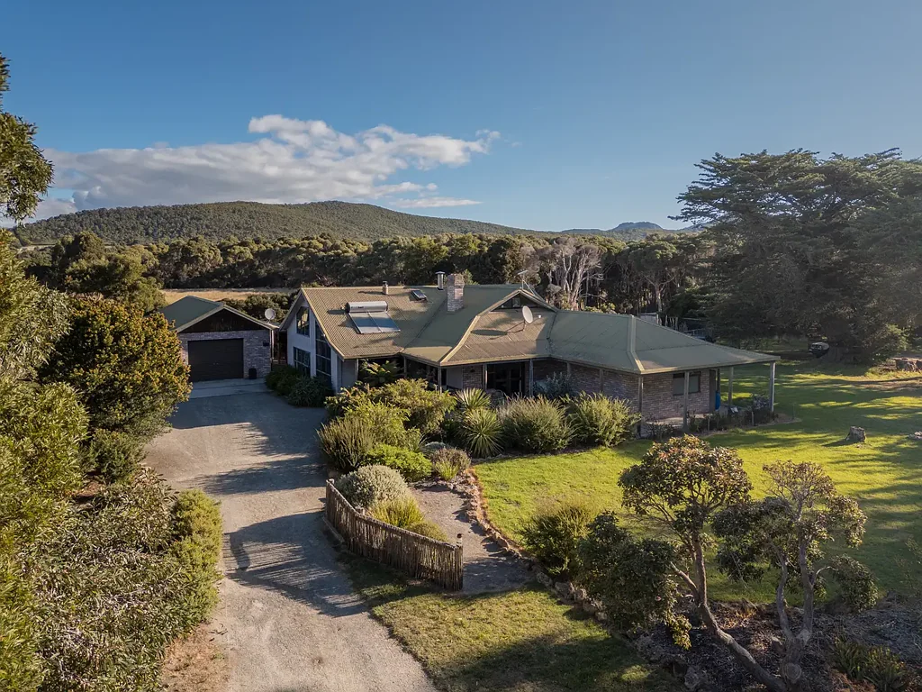 Lady Barron  Lifestyle, Landholding & Agritourism Potential