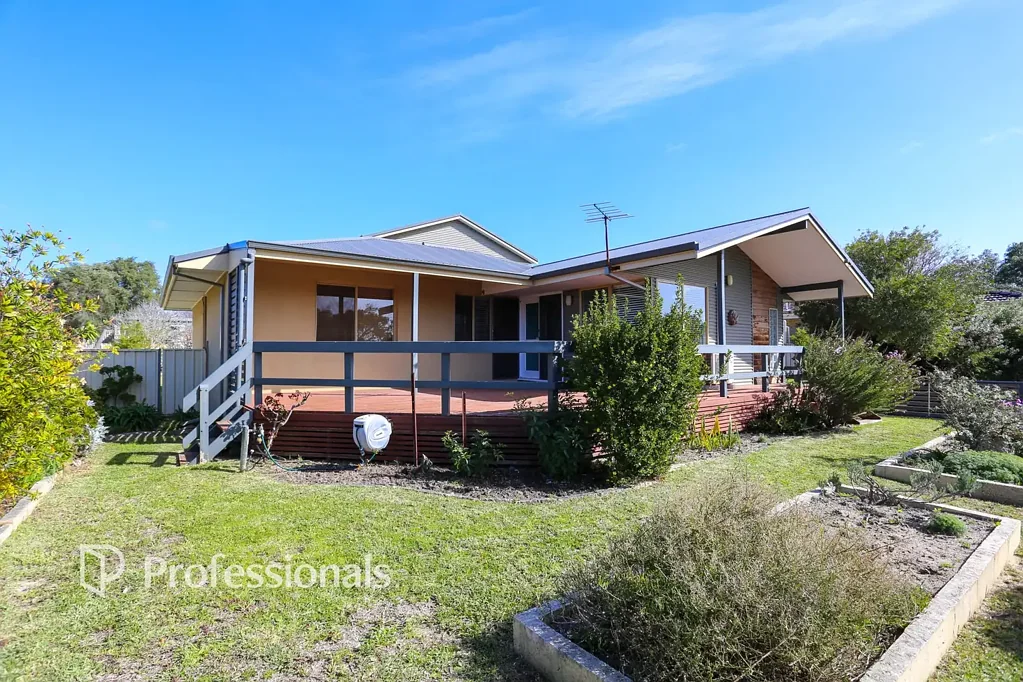 Esperance 4房  Elevated Family Home with Space and Great location!