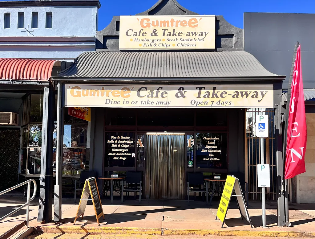 Orroroo 1Kwarto Iconic Gumtree Cafe For Sale in Southern Flinders Ranges