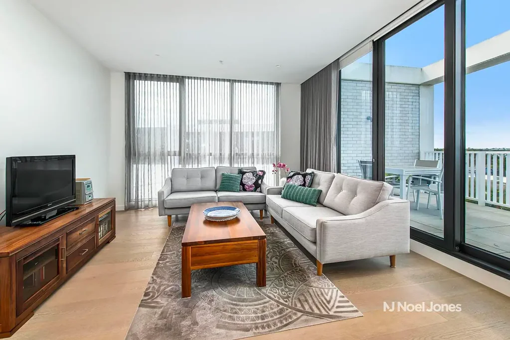 Doncaster 3房 全新三卧两卫 电梯入户 优质Miele电器 开放式起居 设计师厨房 主卧套件 阳台美景 两车位储物笼 景观庭院露台 Experience Luxury With Breathtaking Views