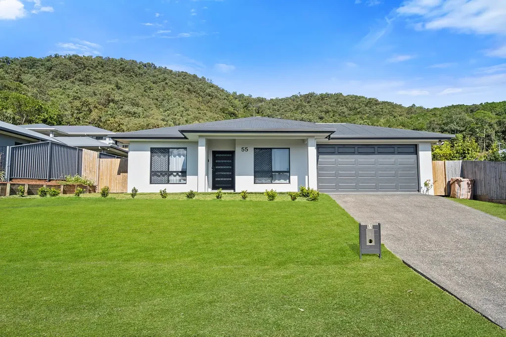 Gordonvale 4 Bedroom Elevated Elegance – Gordonvale's Standout Modern Masterpiece