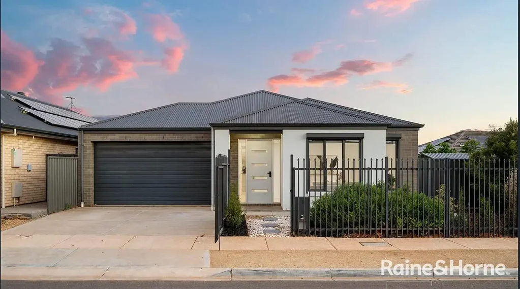 Stylish Family Living with Premium Features in Andrews Farm