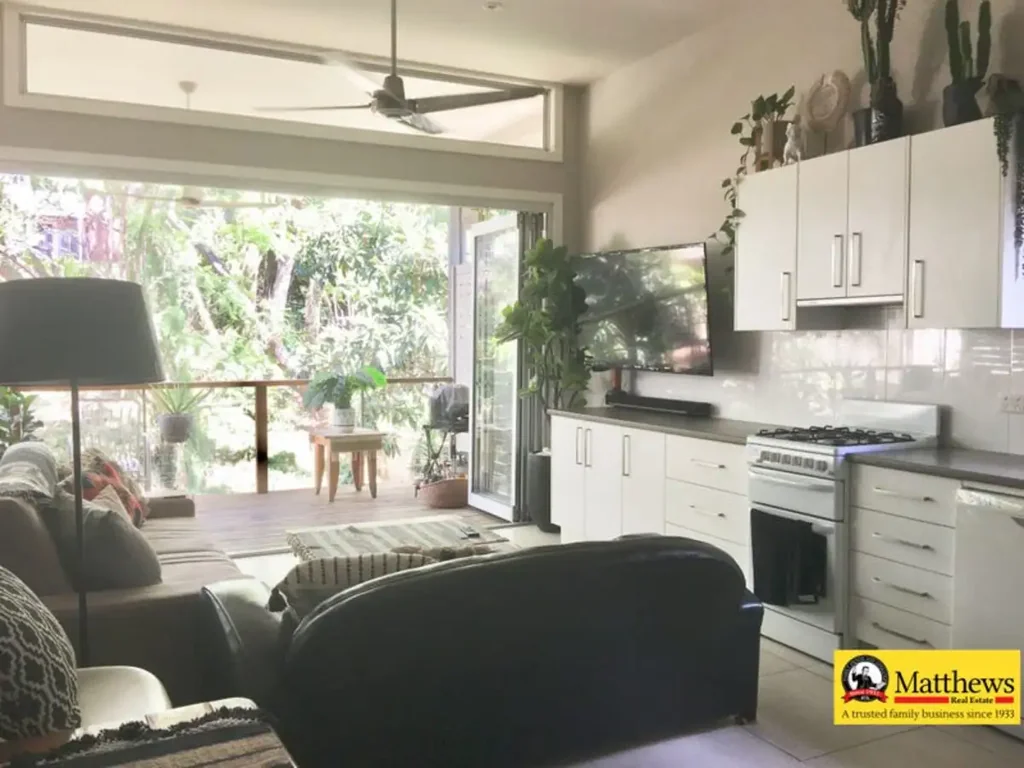 MODERN TWO BEDROOM HOME IN TARRAGINDI WITH LEAFY OUTLOOK