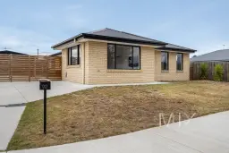 92 Menin Drive, Brighton