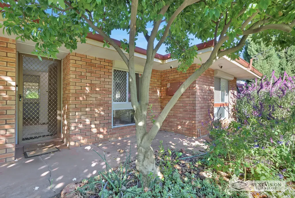 Armadale 3房  CONSIDER THIS ONE - SPACE, FUNCTIONALITY & WORKSHOP APPEAL - ZONED R15/25 DEVELOPMENT POTENTIAL (STCA)