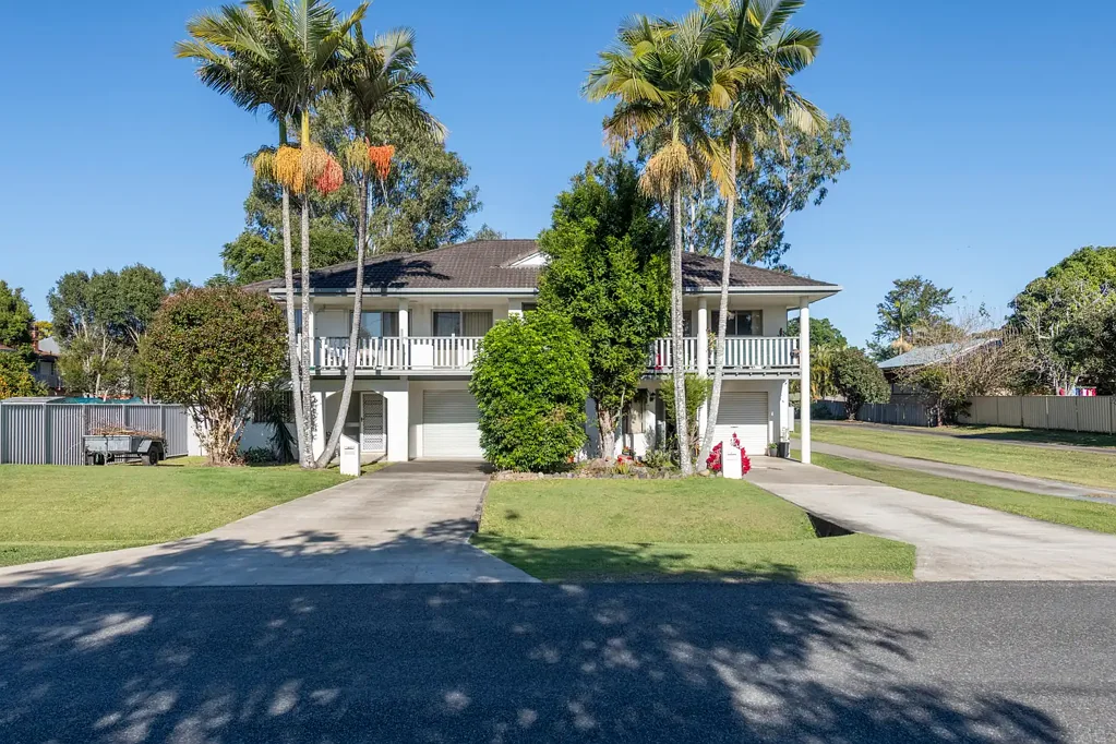 Grafton 12 Bedroom Rare Investment Opportunity – Entire Complex of 4 Modern Townhouses