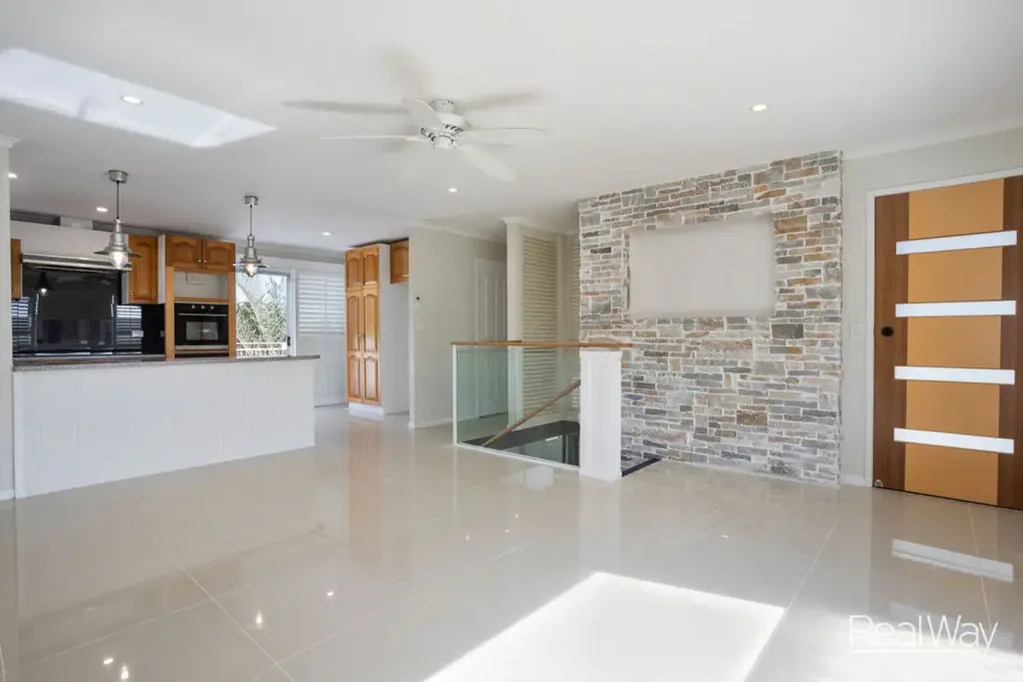 SPACIOUS FAMILY HOME WITH BONUS RUMPUS ROOM