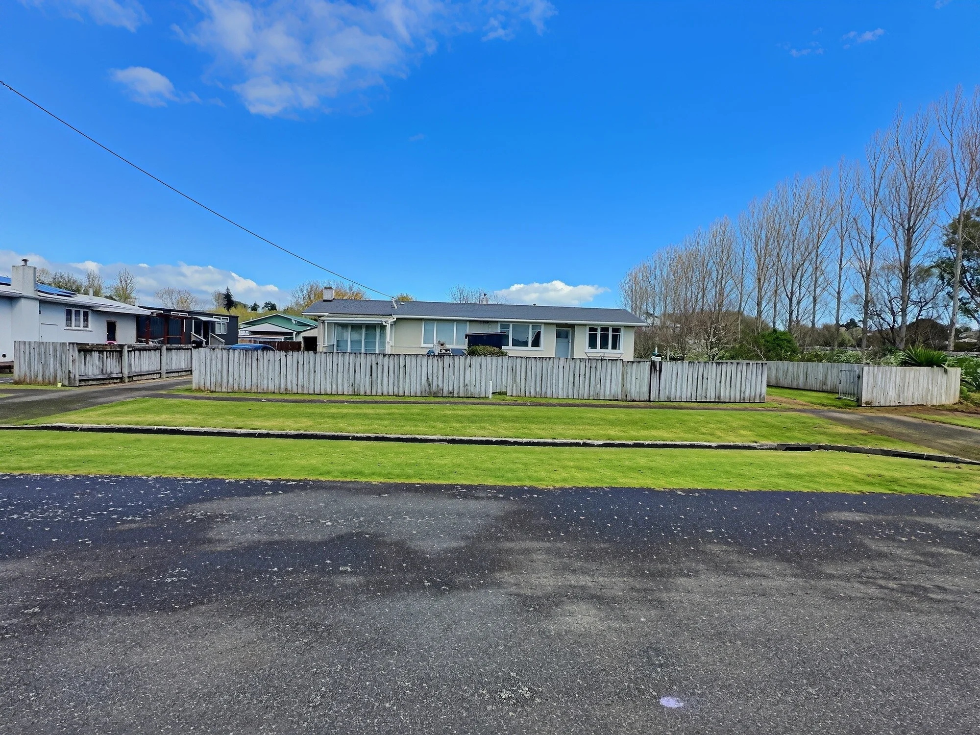 Waitara 4Zimmer TWO HOMES, STRONG RETURN & FUTURE POTENTIAL