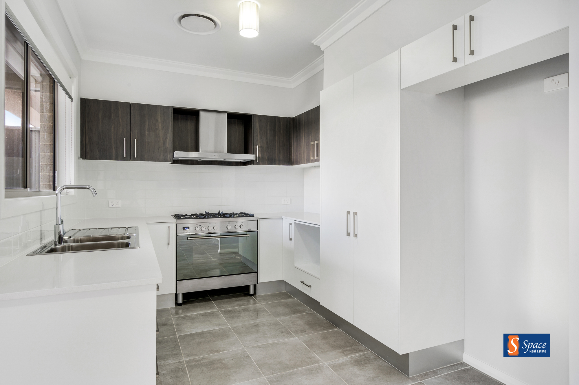 85B LILLYWHITE CCT, ORAN PARK NSW 2570, 0房, 0浴, House