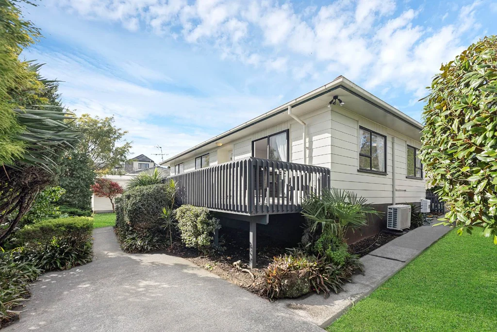 1/67 Lewisham Street, Highland Park, Manukau City, Auckland