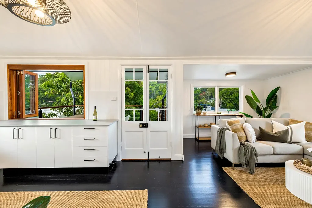 Machans Beach 3Moenga Beachside - Rebuilt, Renovated & Ready