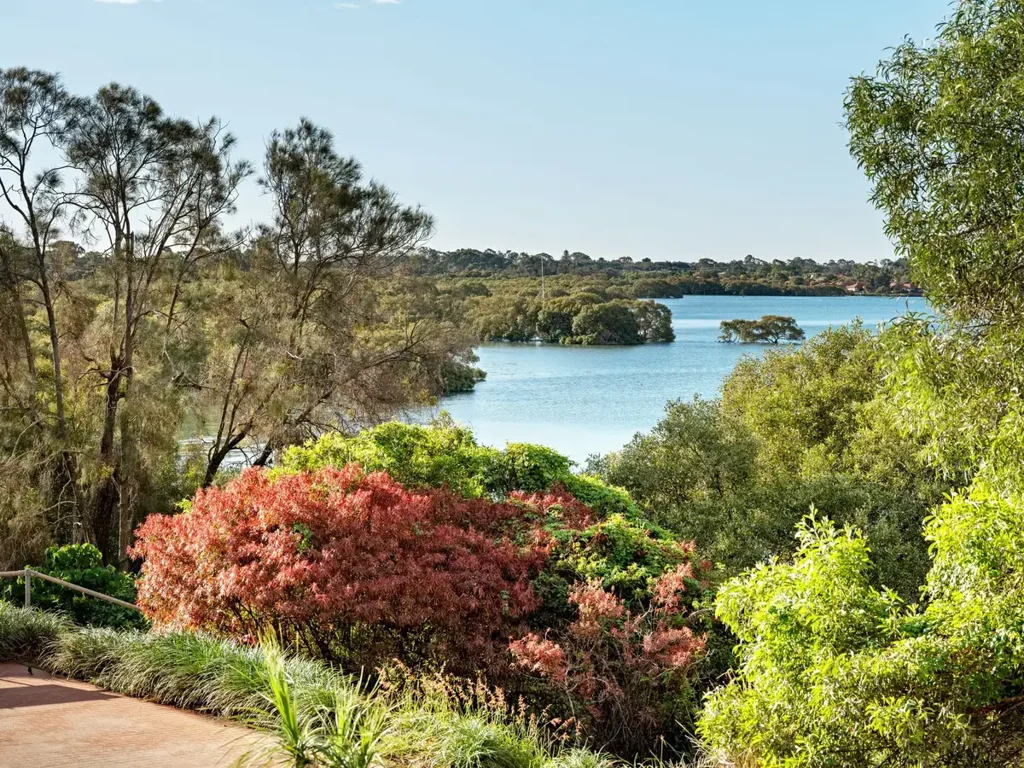 Redland Bay 3ਬੈੱਡਰੂਮ A Timeless Family Masterpiece with Bay Views