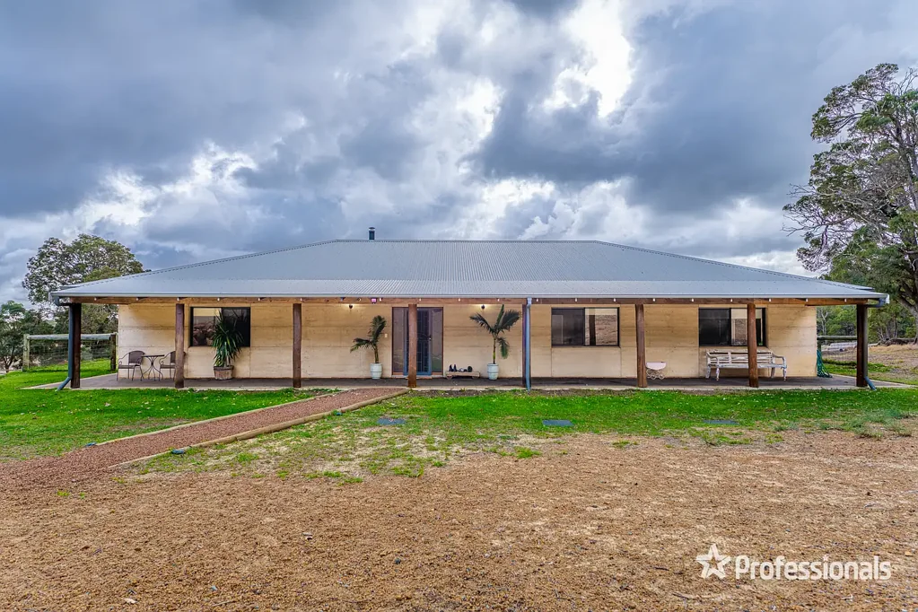 30 Leavy Road, Waroona, WA 6215