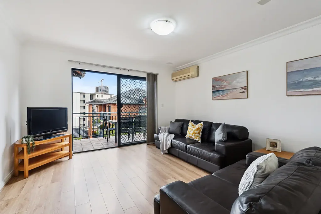 East Perth 3ਬੈੱਡਰੂਮ Stylish Top Floor Apartment with flexible 3rd Bedroom/ Study and Secure Garage