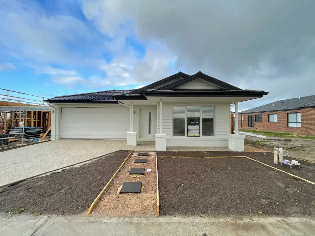 BRAND NEW | 4-BEDROOM FAMILY HOME IN BANYAN PLACE ESTATE