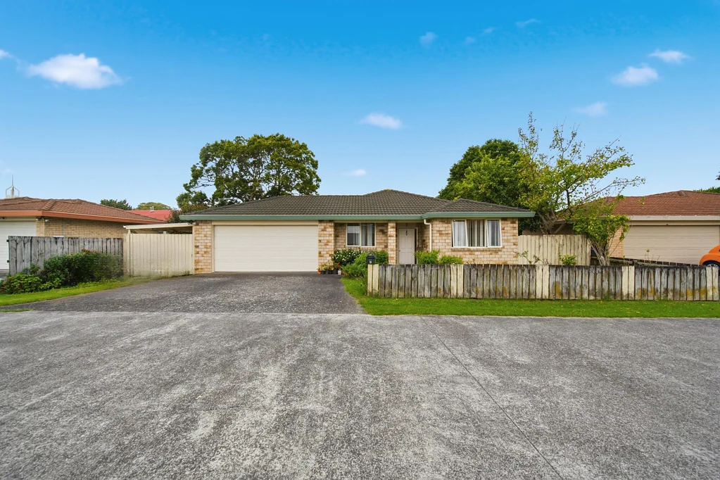 Papakura 4Habitaciones Solid Brick & Tile Home with Space and Comfort