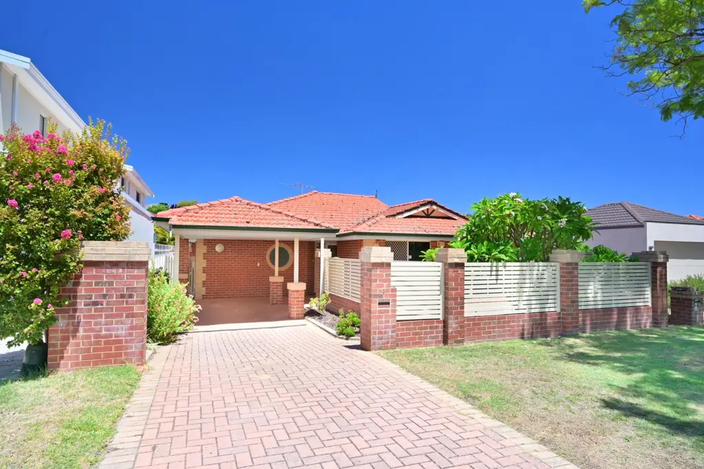 Dianella 3房  Fabulous Family Home - On Sought-After Houston Av Dianella!