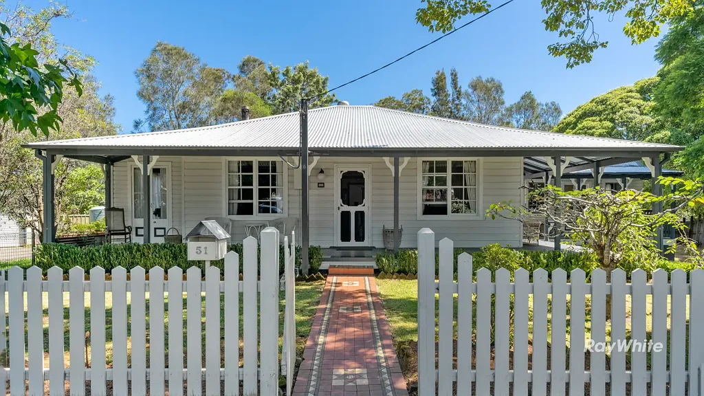 Milton 5 Bedroom Beautiful Milton Homestead - Ideal for Families, Airbnb or Multigenerational Living!