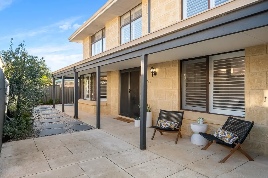 Salter Point 4房  Spacious & Secure Living Salter Point Peninsula, moments from the River's Edge.