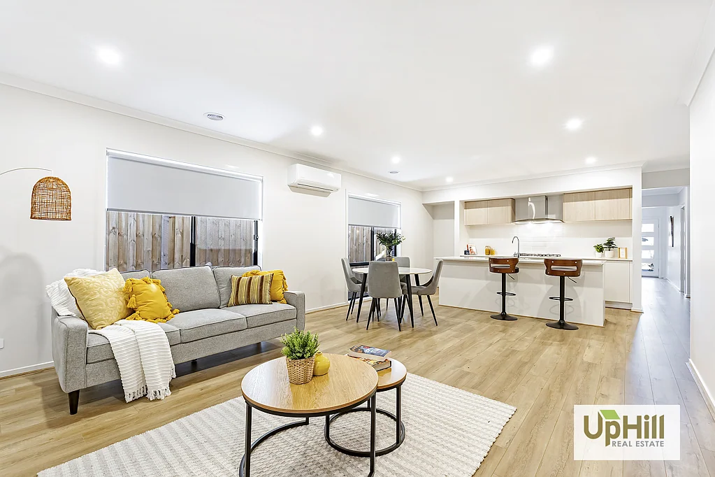 11 Boboli Avenue, Clyde North, VIC 3978