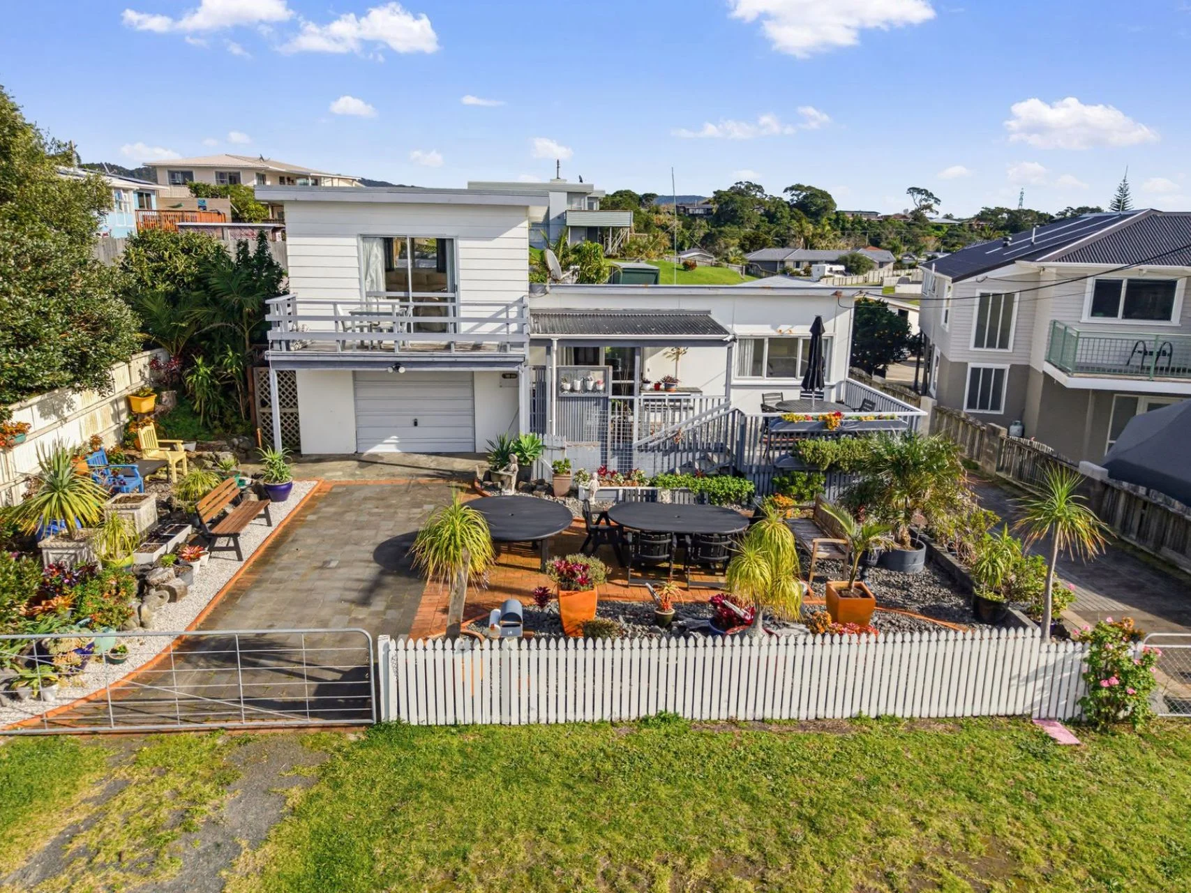 Ruakaka 3房  Ruakaka Beach Bach selling under CV!