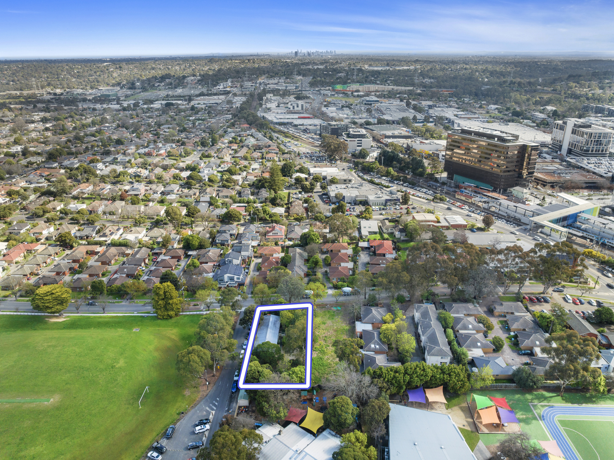 5 GREENWOOD AV, RINGWOOD VIC 3134, 0 chambres, 0 salles de bain, House