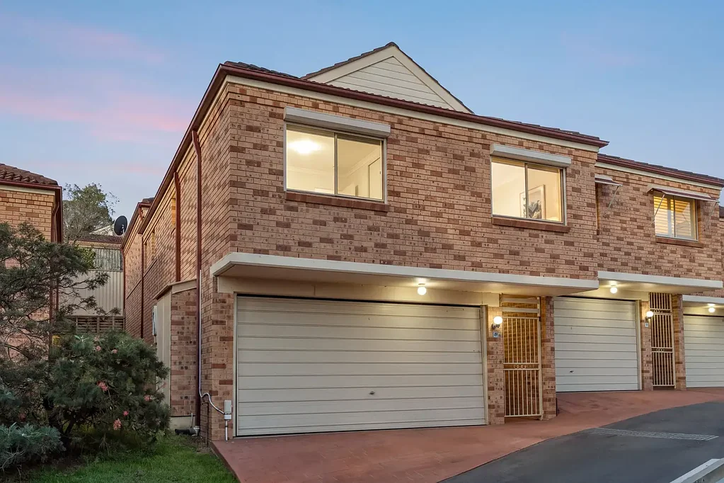 Winston Hills 3房 Winston Views Estate 全新装修联排别墅，坐拥全景视野 Fully Renovated Townhouse with Panoramic Views in Winston Views Estate